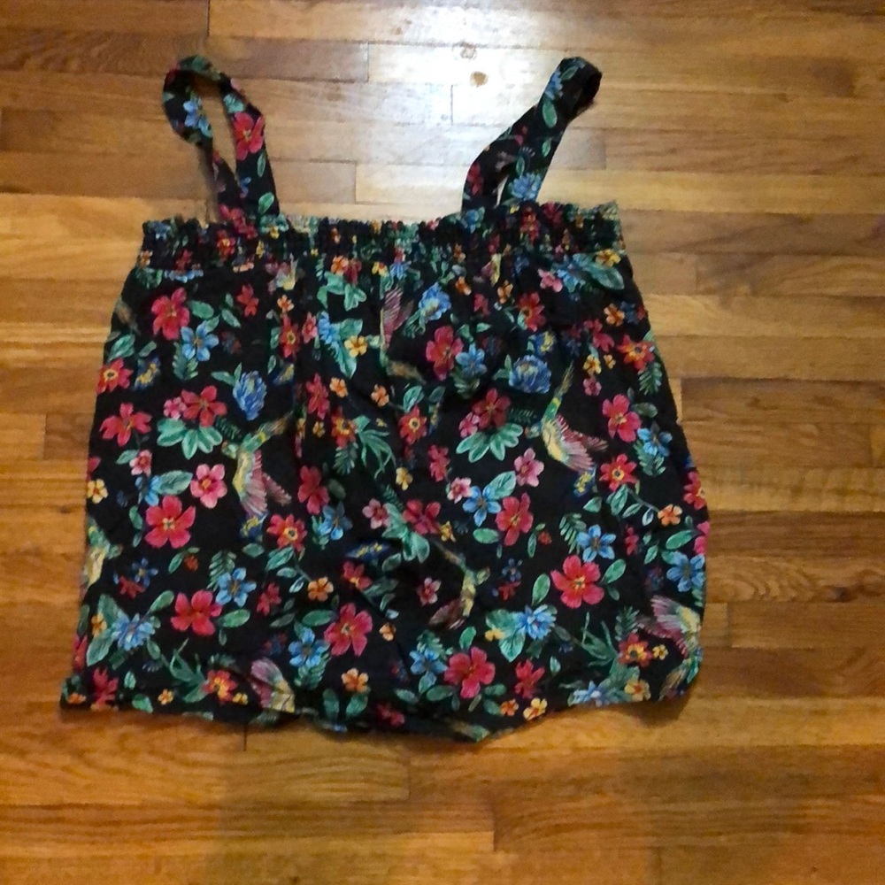 Tank flowy top